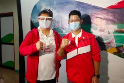 Airlangga Hartarto menerima penghargaan di Haornas 2020