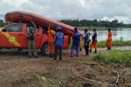 Kondisi banjir menyulitkan pencarian korban tenggelam di Sungai Uluk