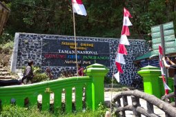 Gunung Gede Pangrango Cipanas kembali ditutup karena membludaknya pendaki