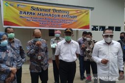 Menko PMK tinjau ruang isolasi  COVID-19 di RSUP Adam Malik Medan