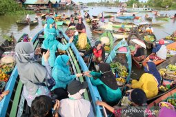 PKK Banjar gebrak masker di Pasar Terapung Lok Baintan