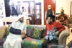 Mahfud MD Jenguk Syekh Ali Jaber