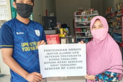 Alumni UPN Veteran Yogyakarta serahkan donasi ke Kedai Sedekah Umat