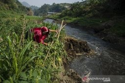 Pemanfaatan DAS Citarum yang surut