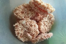 Rengginang penganan legendaris yang lestari