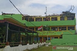 Yayasan Perguruan IRA rusak diterjang angin puting beliung