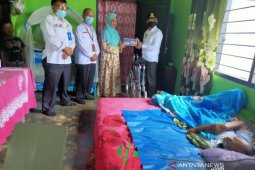 Pemkab Bangka salurkan 20 unit kursi roda