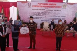 Gubernur Jatim serahkan bantuan ventilator untuk 17 rumah sakit di tiga daerah