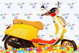 Vespa kolaborasi dengan Sean Wotherspoon