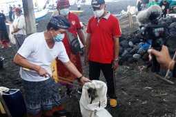 Bupati Klungkung larang sampah plastik dibuang di pantai