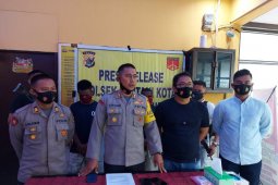Polisi tangkap dua pengeroyok guru