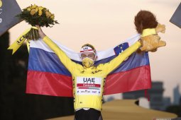 Tadej Pogacar juarai Tour de France 2020