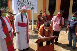 Bupati Sekadau dan Uskup Keuskupan Sanggau resmikan GKK Tersalib Selalong 1