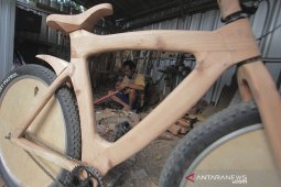 Kerajinan sepeda kayu