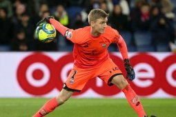 Arsenal rampungkan transfer kiper asal Islandia, Runarsson