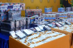 Bea Cukai Malang sita ratusan ribu batang rokok ilegal