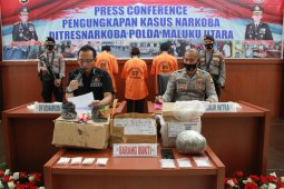 Terdakwa kurir narkoba jenis sabu-sabu 10 kilogram dan 30.566 butir ekstasi di vonis hukuman mati