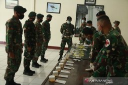Prajurit Raider 112 tes urine cegah peredaran narkoba