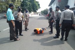 Sanksi sosial dikenakan pada pelanggar protokol kesehatan di Subang