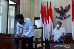 Wali Kota Bogor mengikuti penandatanganan pinjaman  untuk pemulihan ekonomi