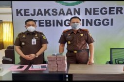 Kejari Tebing Tinggi sita Rp810 juta dari korupsi buku fiktif