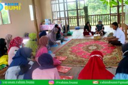Yayasan Rahim Bumi kembangkan industri purun dukung ekonomi rakyat