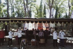 KPU Surabaya tetapkan paslon Eri-Armuji nomor urut 1 dan Machfud-Mujiaman nomor 2