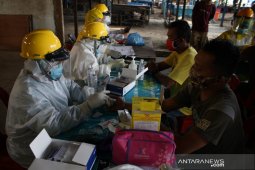 Tes cepat COVID-19 di Pasar Melati Medan, delapan pedagang dinyatakan reaktif