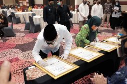 Kepala OPD Kapuas Hulu teken perjanjian kerja dan Pakta Integritas