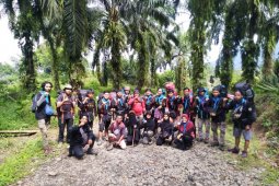 Gunung Talamau pencapaian perdana ekspedisi 'Triple Summit' mapala UIN Jambi