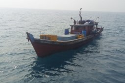 Two fishing boats impounded for using trawls
