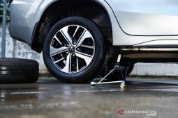 Jelang musim hujan, pengguna mobil agar cek kondisi ban