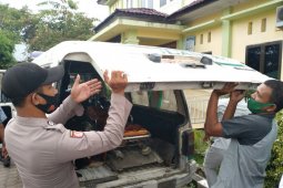 Pakaian tersangkut gir, ibu ini jatuh dari sepmor dan merenggang nyawa