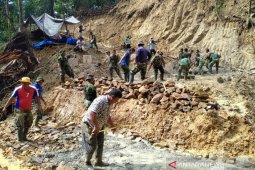 Hari ke-9 TMMD selesaikan 61 persen bangun jalan di Tarabintang Humbahas