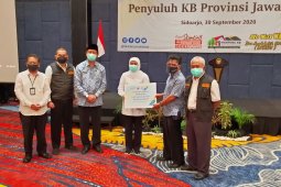 Khofifah minta penyuluh KB bantu cegah penyebaran COVID-19 klaster keluarga