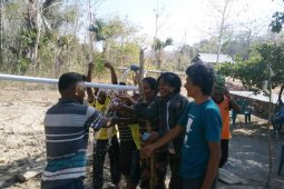Berkat pompa air tenaga surya Len, warga desa Rabeka tak kesulitan air bersih lagi
