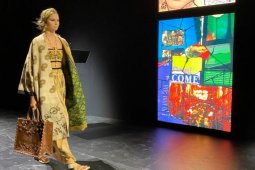 Kain Endek Bali warnai koleksi Christian Dior pada 2021