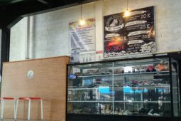 Rawatlah sepatu dan tas anda di "Mr. Youngshoescare"