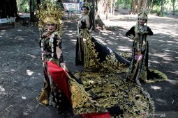 Peragaan busana pengantin Nusantara