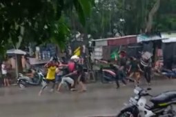 Polisi mengamankan empat orang terkait aksi tawuran antar pemuda