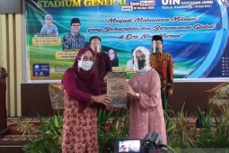 Mahasiswa UIN STS  Jambi gelar kuliah umum secara semi virtual