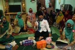 Ibnu-Arifin dapat dukungan ibu-ibu majelis ta'lim Cempaka Sari