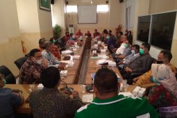 Penyaluran bansos beras Kemensos di Situbondo terhambat