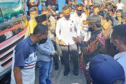 Mahfud MD kampanye protokol kesehatan ke pengemudi bus
