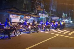 Brimob Polda Sumut patroli pantau keamaan Kota Medan di malam hari