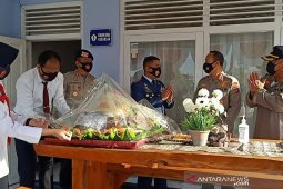 Danlanud Sjamsudin Noor dihadiahi tumpeng
