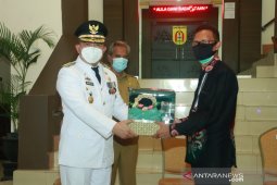 Pjs Wali Kota lepas purna tugas Kadinsos Fachrudin