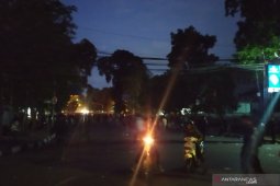 Aksi berujung rusuh, Polisi bubarkan massa di DPRD Jabar