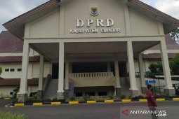 DPRD Cianjur tingkatkan protokol kesehatan dan tertutup untuk tamu