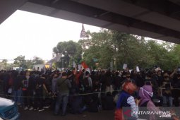 Aksi penolakan UU "Omnibus Law" di Jakarta Timur meluas
